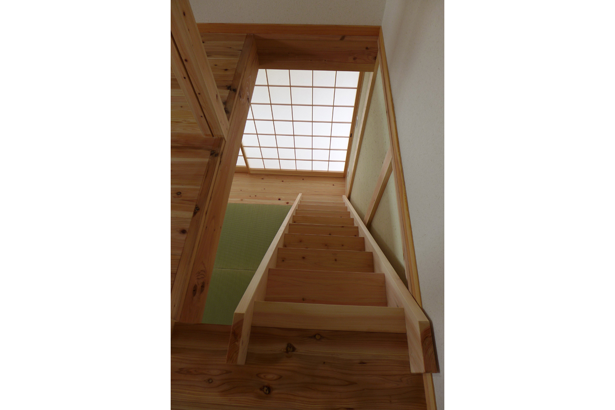 和風住宅、リフォーム・耐震・古民家再生の静岡県富士市一級建築士事務所山﨑創建の木のぬくもりを感じる家階段